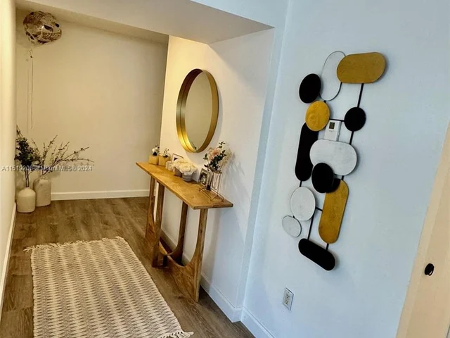 2780 NE 183rd St # 302, Aventura FL 33160