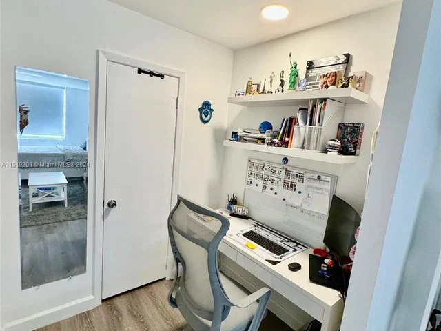 2780 NE 183rd St # 302, Aventura FL 33160