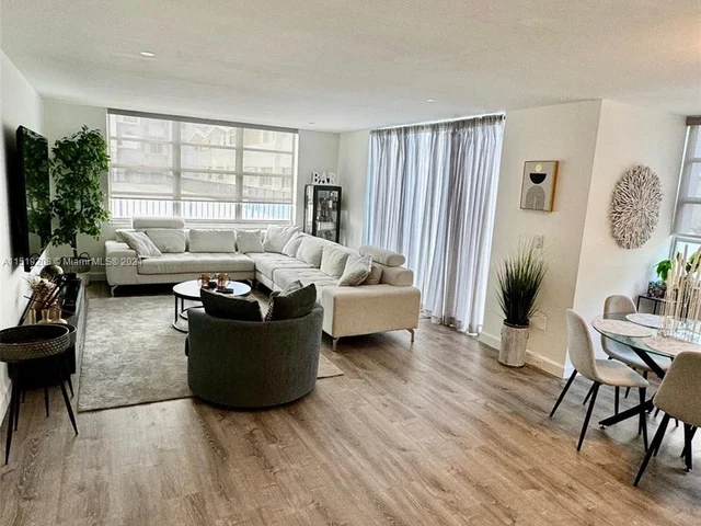 2780 NE 183rd St # 302, Aventura FL 33160