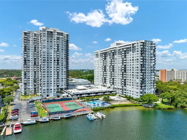 2780 NE 183rd St # 302, Aventura FL 33160