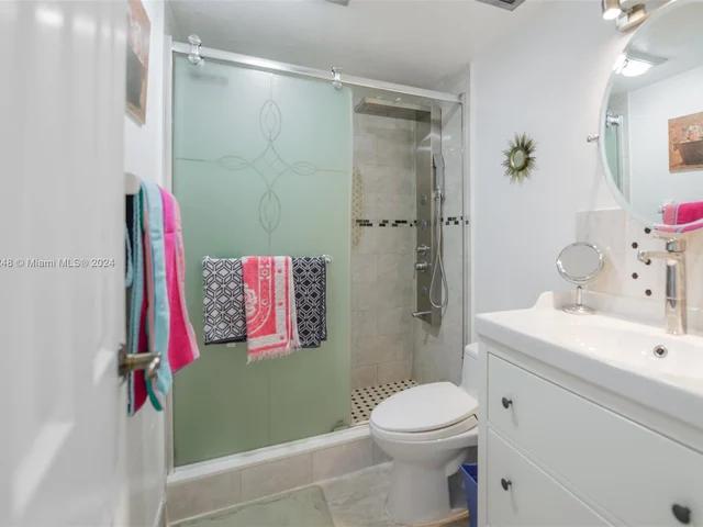 1980 S Ocean Dr # 5L, Hallandale Beach FL 33009