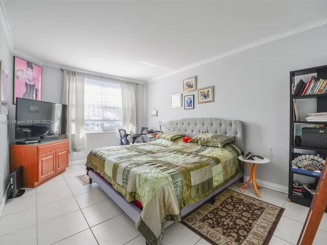 1980 S Ocean Dr # 5L, Hallandale Beach FL 33009