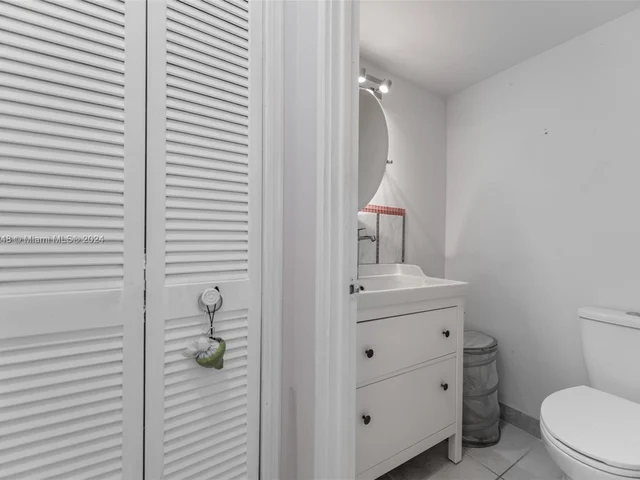 1980 S Ocean Dr # 5L, Hallandale Beach FL 33009