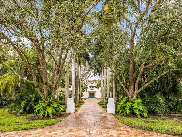 27 Tahiti Beach Island Rd, Coral Gables FL 33143