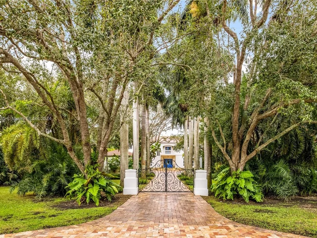 27 Tahiti Beach Island Rd, Coral Gables FL 33143