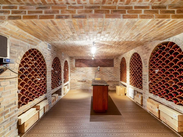 27 Tahiti Beach Island Rd, Coral Gables FL 33143