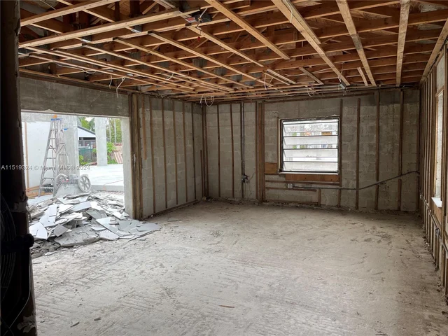 3900 SW 129 ave, Miami FL 33175