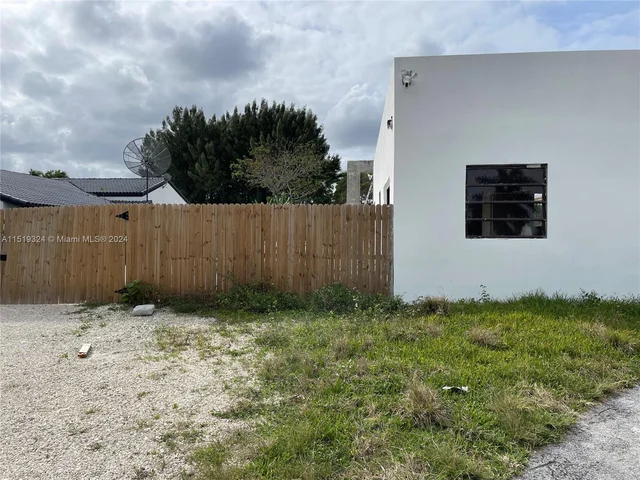 3900 SW 129 ave, Miami FL 33175