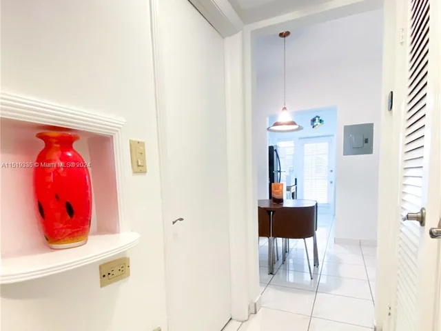 1755 Washington Ave # 2C, Miami Beach FL 33139