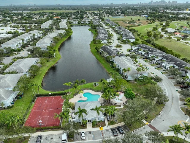 3427 NW 13th St # 3427, Lauderhill FL 33311