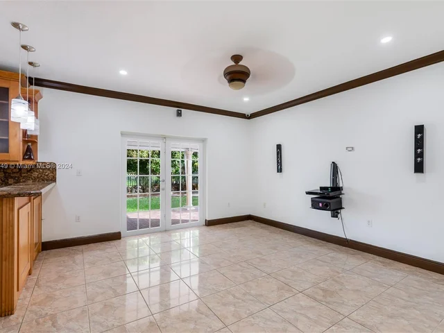 6001 SW 163rd Pl, Miami FL 33193