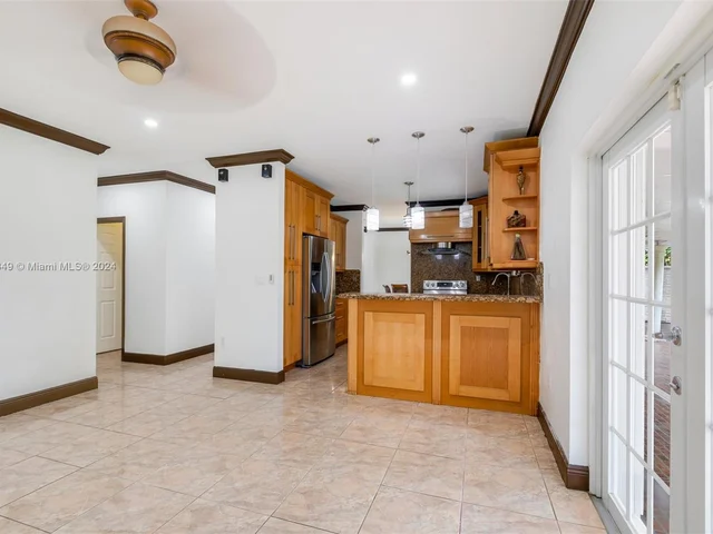 6001 SW 163rd Pl, Miami FL 33193