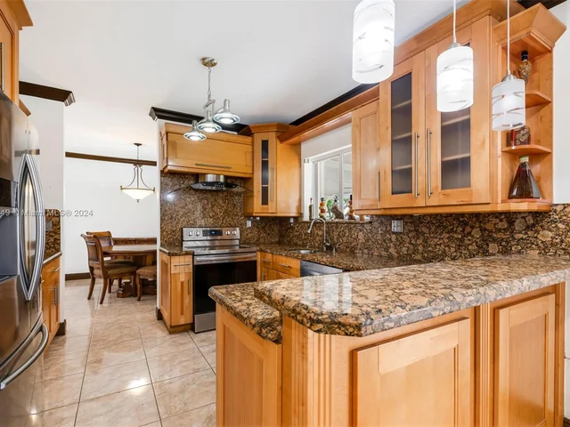 6001 SW 163rd Pl, Miami FL 33193