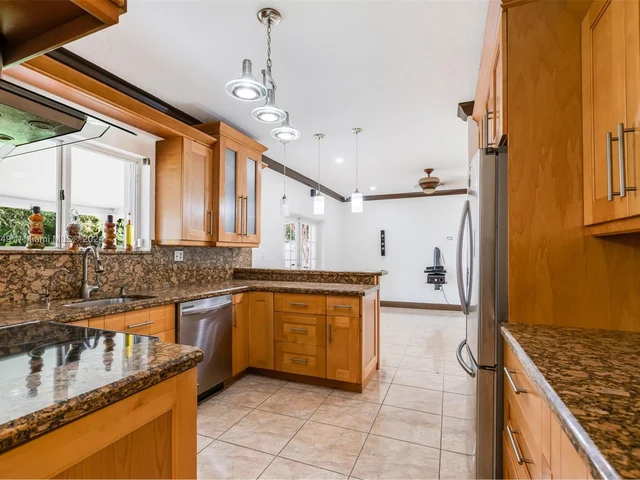 6001 SW 163rd Pl, Miami FL 33193