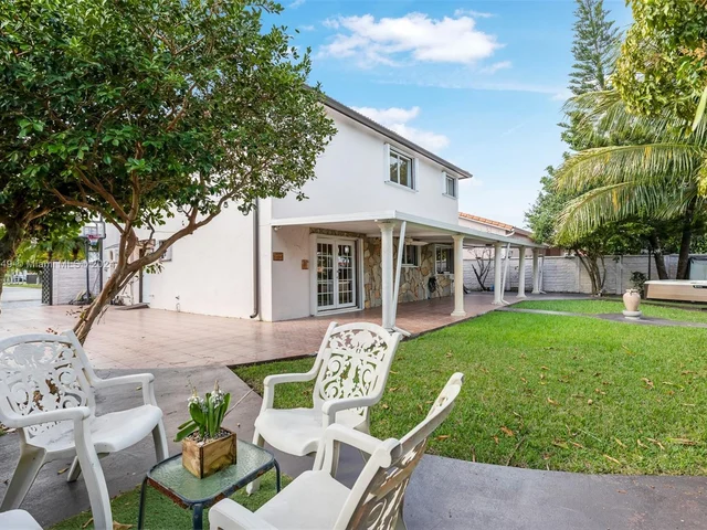 6001 SW 163rd Pl, Miami FL 33193