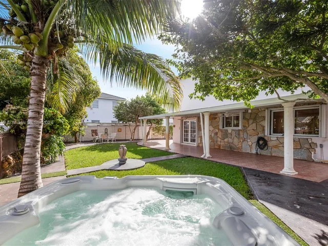 6001 SW 163rd Pl, Miami FL 33193