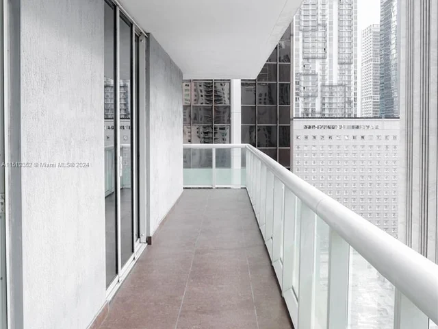 50 Biscayne Blvd # 1811, Miami FL 33132