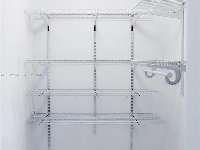 50 Biscayne Blvd # 1811, Miami FL 33132