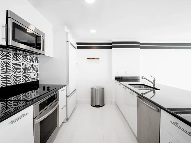 50 Biscayne Blvd # 1811, Miami FL 33132