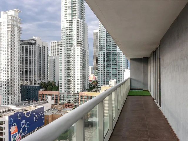 50 Biscayne Blvd # 1811, Miami FL 33132