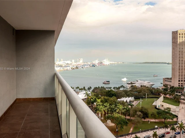 50 Biscayne Blvd # 1811, Miami FL 33132