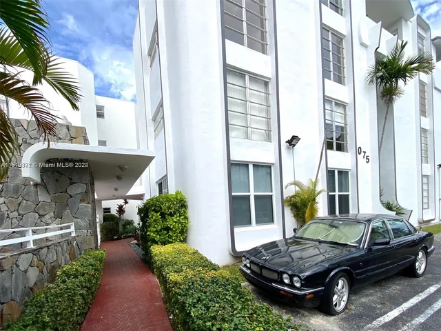 1075 93rd St # 102, Bay Harbor Islands FL 33154