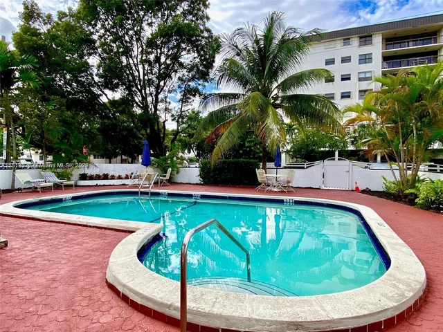 1075 93rd St # 102, Bay Harbor Islands FL 33154