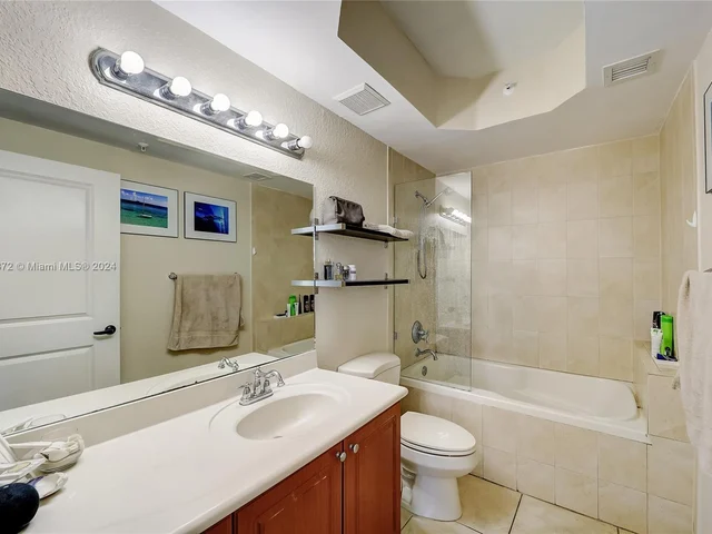 2301 SW 27th Ave # 806, Miami FL 33145