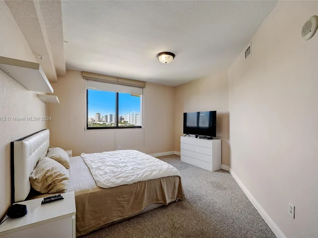 2301 SW 27th Ave # 806, Miami FL 33145