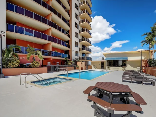 2301 SW 27th Ave # 806, Miami FL 33145