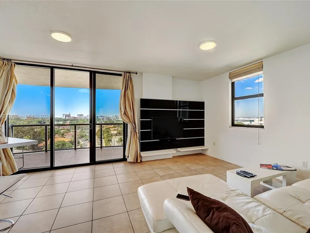 2301 SW 27th Ave # 806, Miami FL 33145