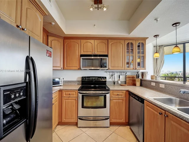 2301 SW 27th Ave # 806, Miami FL 33145