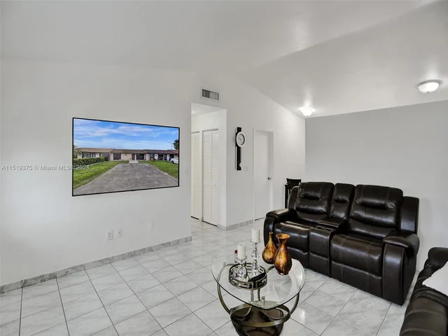 4312 SW 136th Pl, Miami FL 33175