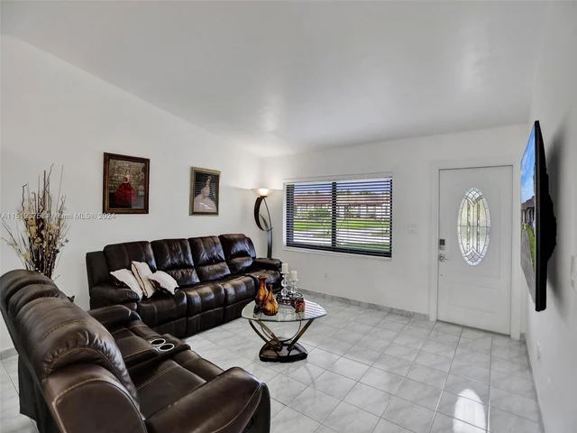 4312 SW 136th Pl, Miami FL 33175