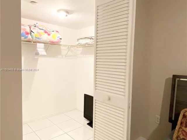 17800 N Bay Rd # 405, Sunny Isles Beach FL 33160