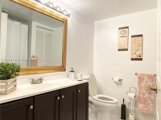 17800 N Bay Rd # 405, Sunny Isles Beach FL 33160