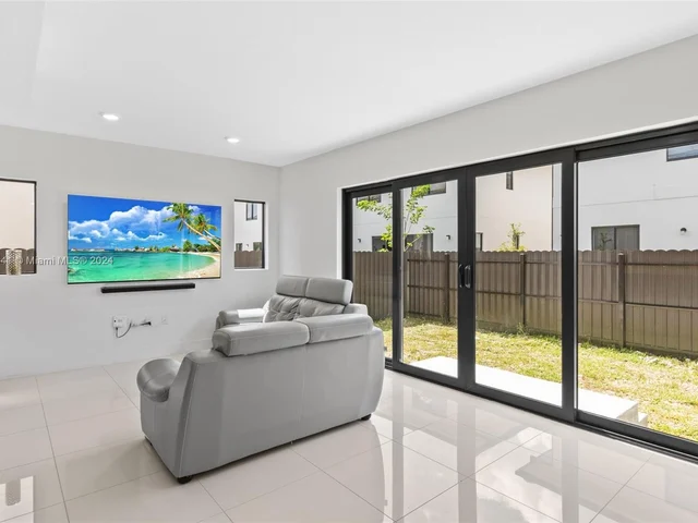 1171 NW 2nd Ter, Florida City FL 33034