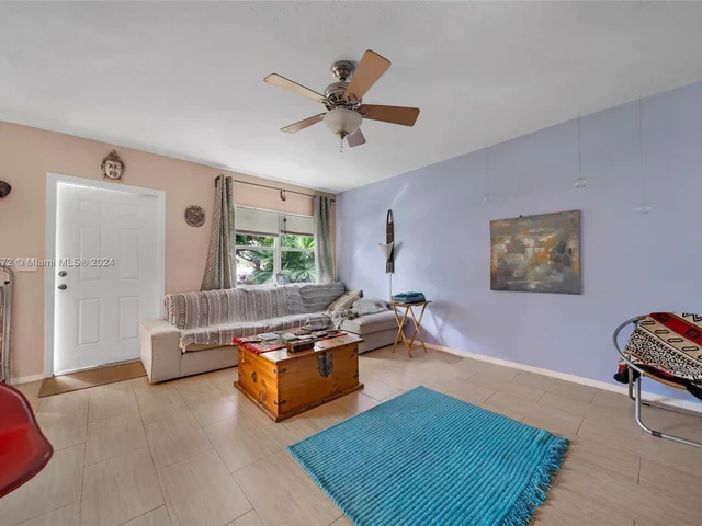 467 Golden Isles Dr # 108, Hallandale Beach FL 33009