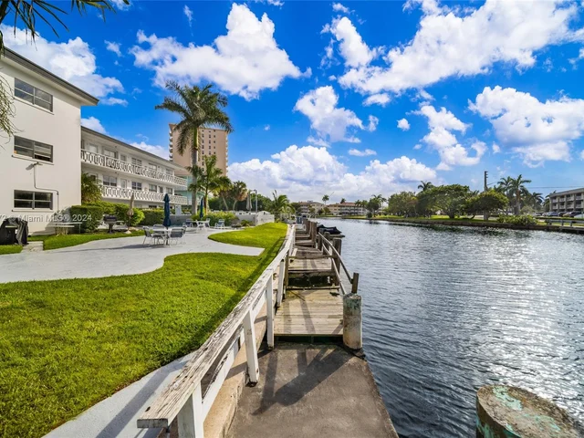 467 Golden Isles Dr # 108, Hallandale Beach FL 33009