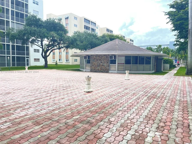 900 NE 12th Ave # 501, Hallandale Beach FL 33009