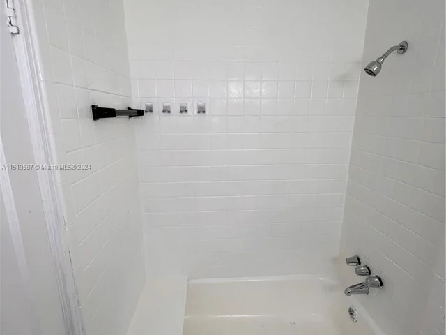 2685 NE 211th Ter # 2685, Miami FL 33180