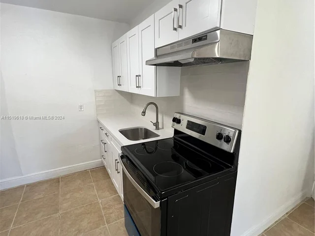 2588 NE 182nd Ter # F, North Miami Beach FL 33160