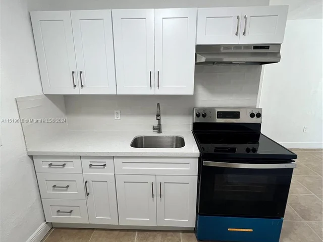 2588 NE 182nd Ter # F, North Miami Beach FL 33160