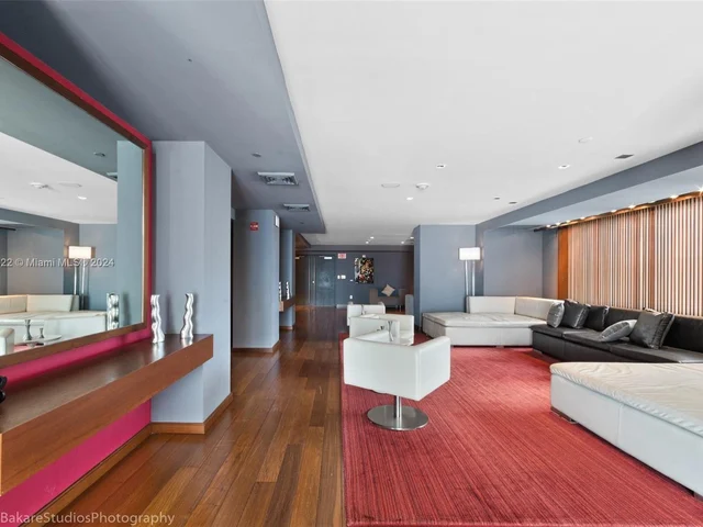 325 S Biscayne Blvd # 1220, Miami FL 33131