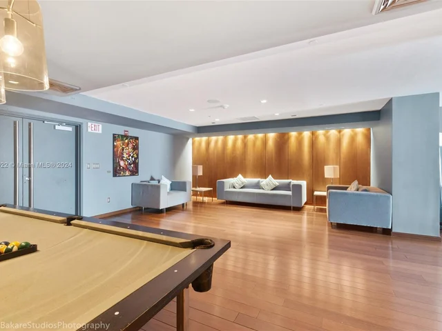 325 S Biscayne Blvd # 1220, Miami FL 33131