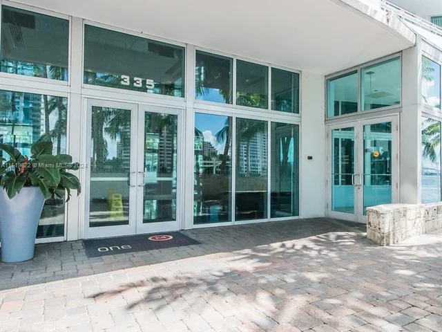 325 S Biscayne Blvd # 1220, Miami FL 33131