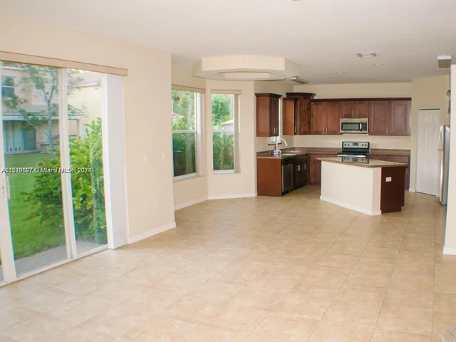 2221 Sloane Pl, Wellington FL 33414