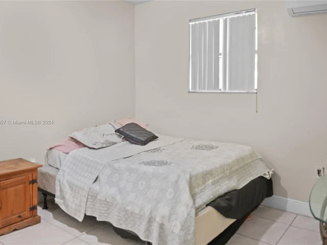 19310 NW 48th Ct, Miami Gardens FL 33055