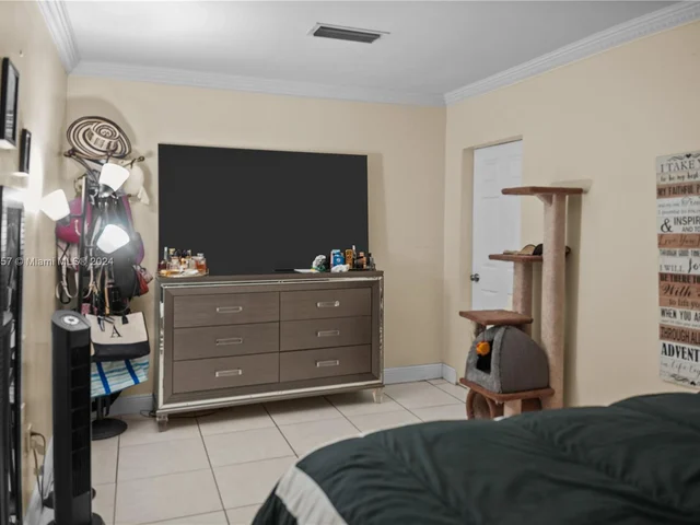 19310 NW 48th Ct, Miami Gardens FL 33055