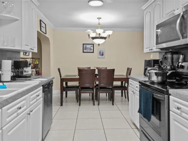 19310 NW 48th Ct, Miami Gardens FL 33055